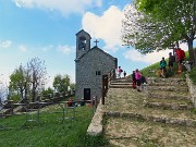 In LINZONE (1392 m) da Roncola il 9 maggio 2026 in solitaria ma incontrando tanti amici-FOTOGALLERY